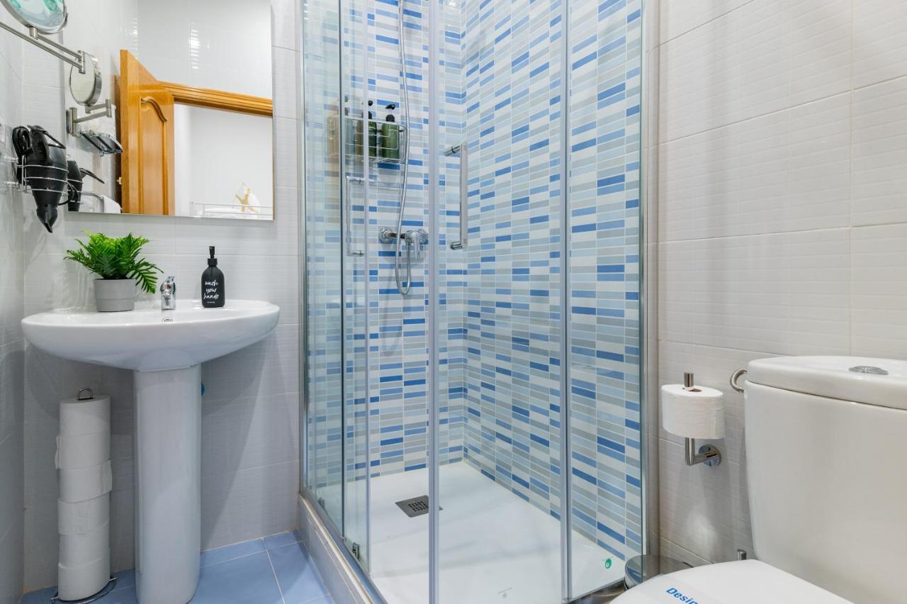 Centrico Apartamento Con 3 Banos En Puerta Del Sol Y Atocha Madrid Exterior photo